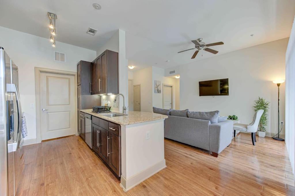 Cozy Apt Nrg Pool,Wi-Fi, Free Parking, Petsok! Houston Kültér fotó