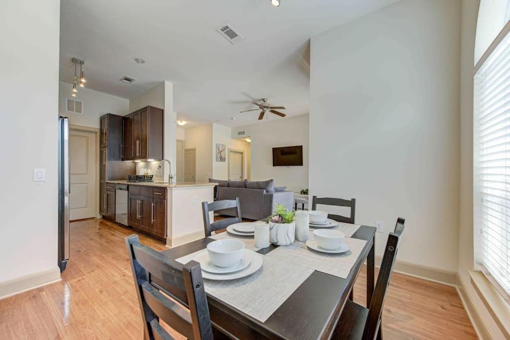 Cozy Apt Nrg Pool,Wi-Fi, Free Parking, Petsok! Houston Kültér fotó