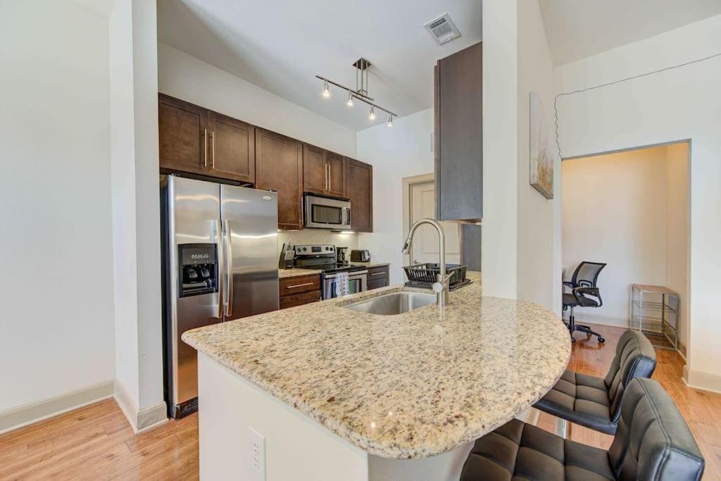 Cozy Apt Nrg Pool,Wi-Fi, Free Parking, Petsok! Houston Kültér fotó