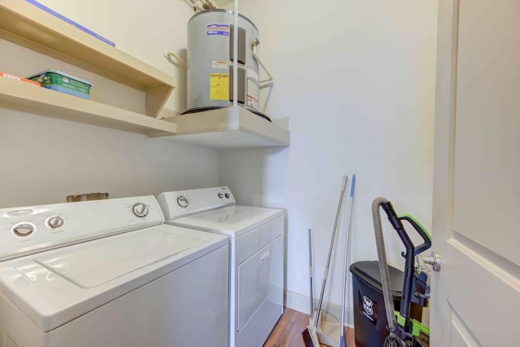Cozy Apt Nrg Pool,Wi-Fi, Free Parking, Petsok! Houston Kültér fotó
